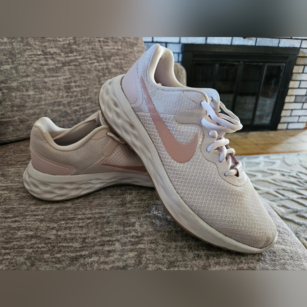 Women's Nike Revolution 6 Next Nature Running Shoes